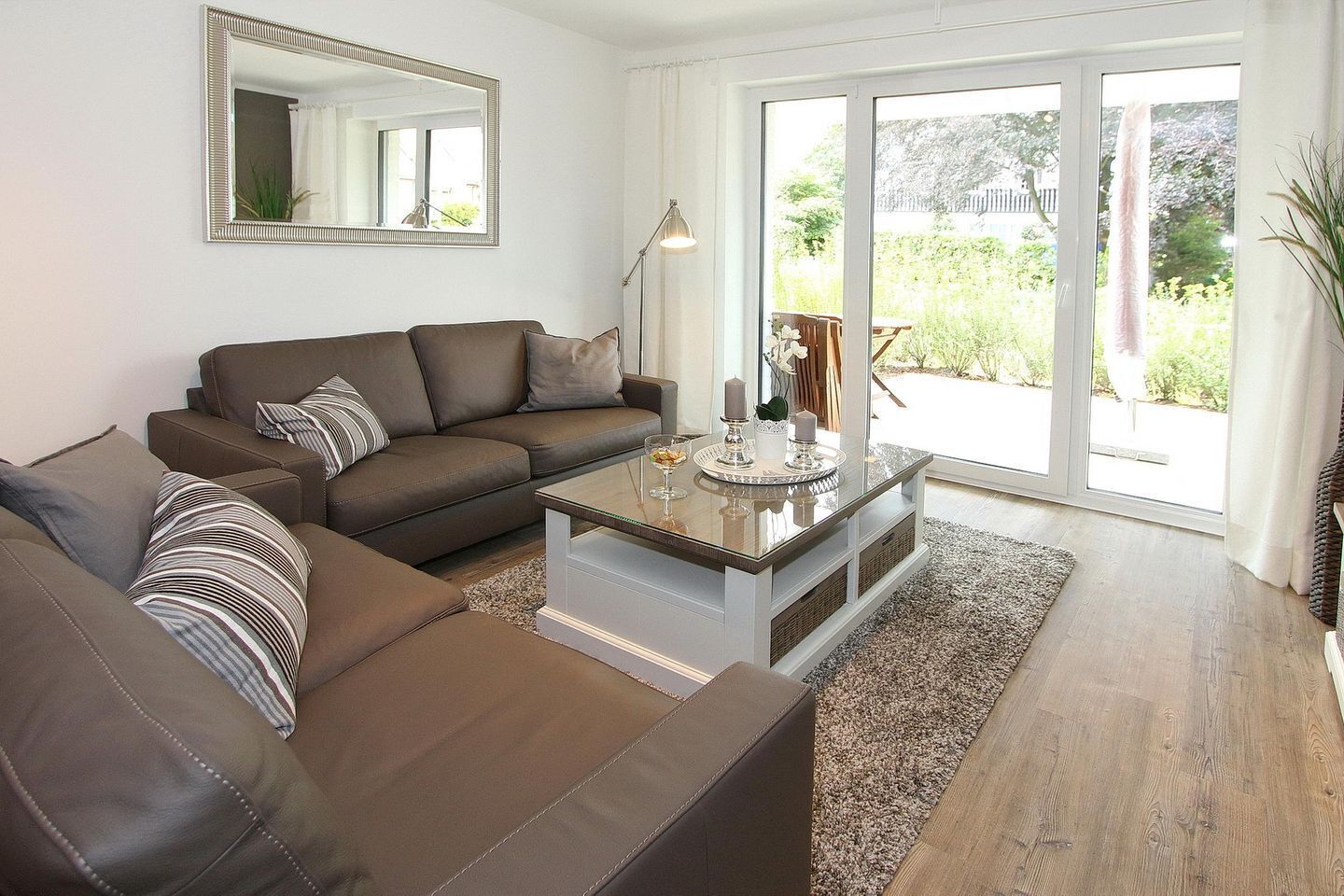 Fernseher, DVD-Player, Stereoanlage