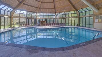 Piscina interna, piscina aquecida