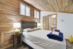 3 bedrooms, iron/ironing board, free WiFi, bed sheets - Camelback Cabin 8  Poconos (Tannersville)