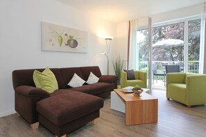 Télévision, lecteur de DVD, chaîne hi-fi