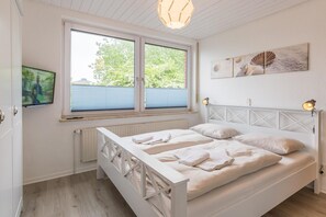 3 bedrooms, WiFi - Ferienwohnung Ostseehöhe Appartement 2 - Ferienhaus Glockenstraße (Scharbeutz)