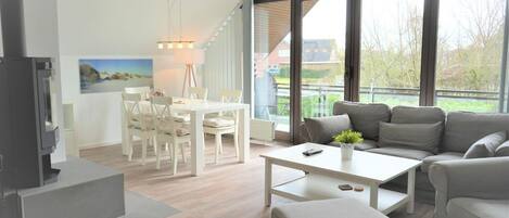 Fernseher, Stereoanlage