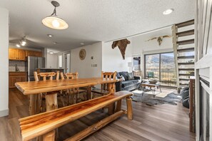 Interior - 3 Bedroom + Loft - Great Views, Hot Tub, Fireplace (Steamboat Springs)