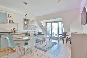 TV, DVD-spiller og stereoanlegg