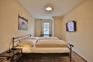 2 bedrooms, in-room safe, iron/ironing board, WiFi