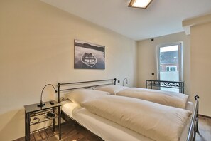 2 makuuhuonetta, tallelokero huoneessa, silitysrauta/-lauta, Wi-Fi