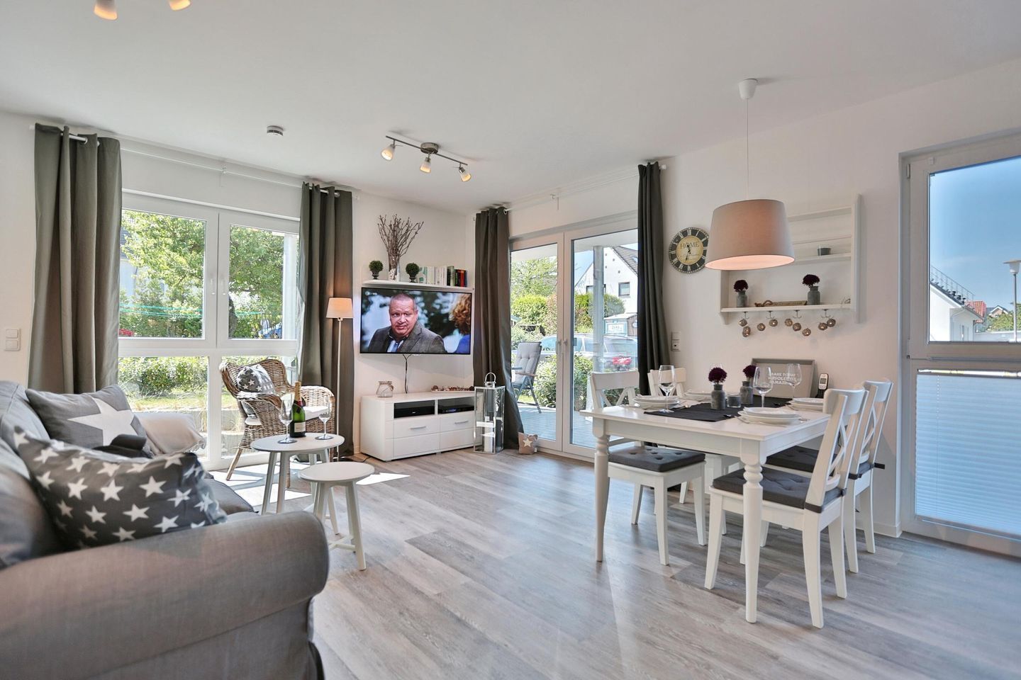 Télévision, jeux vidéo, chaîne hi-fi