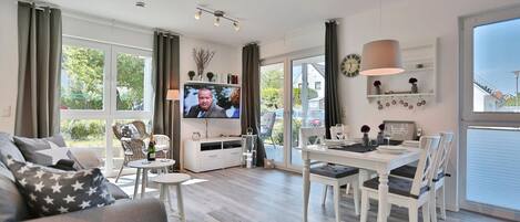 Télévision, jeux vidéo, chaîne hi-fi