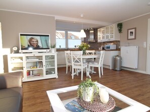 Tv, dvd-afspiller, stereoanlæg