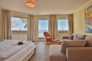 Unclassified image, 2 of 45, button