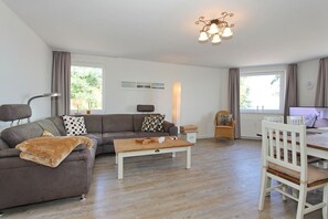 Unclassified image, 5 of 34, button