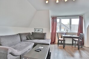 TV, DVD-spiller og stereoanlegg