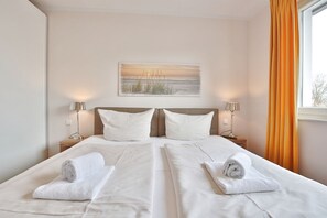 2 bedrooms, iron/ironing board, WiFi