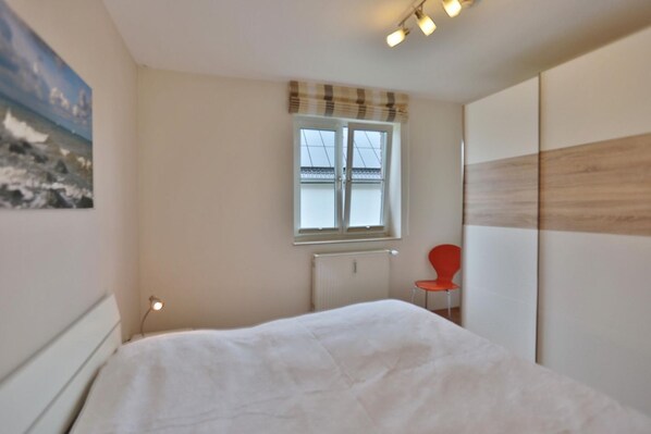 Unclassified image, 1 of 15, button