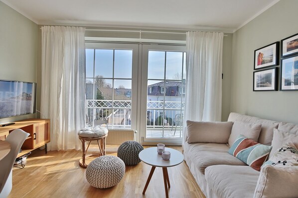 Fernseher, Stereoanlage