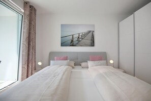 2 bedrooms, iron/ironing board, WiFi