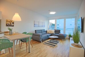 Unclassified image, 5 of 28, button