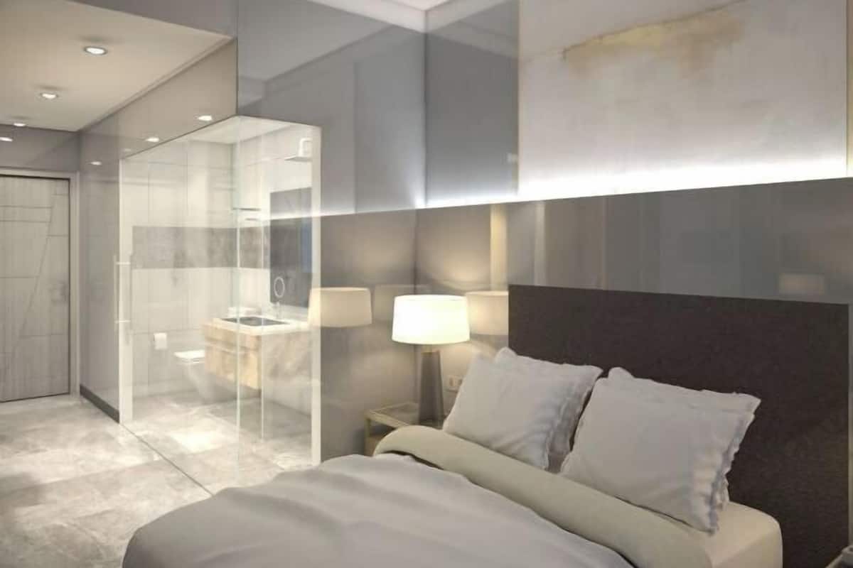 Soundproofing, free WiFi, bed sheets