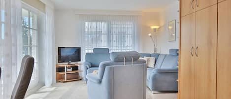 Tv, dvd-spelare och en stereo