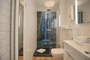 Douche, sèche-cheveux