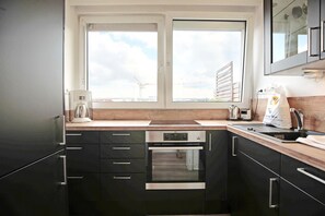 Kühlschrank, Ofen, Herdplatte, Geschirrspüler