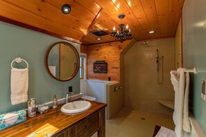 Badewanne, Bidet, Handtücher