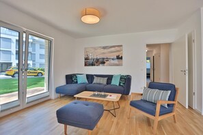 Fernseher, Stereoanlage