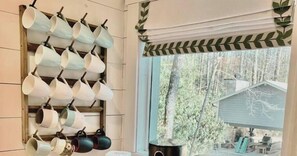 Interior - Highlands Hideaway I By Hotel Home Stays (Highlands)