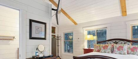 5 bedrooms, desk, iron/ironing board, free WiFi