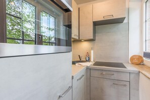 Kühlschrank, Herdplatte, Geschirrspüler