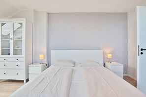 2 bedrooms, iron/ironing board, WiFi