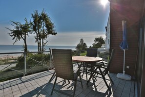Outdoor dining - Haus am Ahornweg 5 - House at Ahornweg 5 Apartment 12 (Scharbeutz)