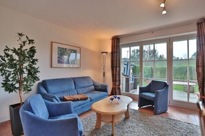 Tv, dvd-spelare och en stereo