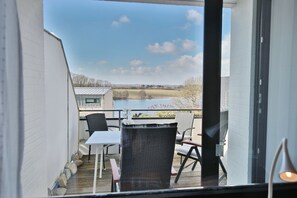 Unclassified image, 3 of 30, button