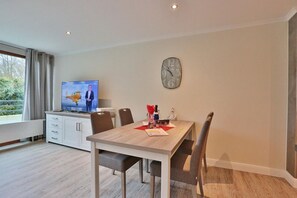 Unclassified image, 4 of 19, button