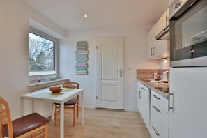 Refrigerador, horno, parrilla de estufa y lavavajillas 