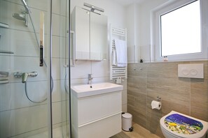 Shower, hair dryer - Vacation home Brandt Apartment 3 Möwenkieker - Holiday home Brandt (Scharbeutz)