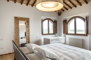 3 Schlafzimmer, Reisekinderbett, kostenloses WLAN