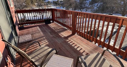 Cozy Cabin Retreat, Enjoy the outdoors, Pets Welcome!