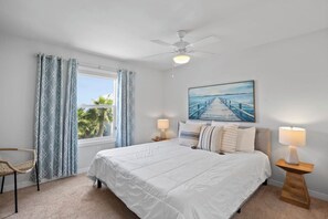 3 室のベッドルーム、アイロン / アイロン台、WiFi (無料)、ベッドシーツ