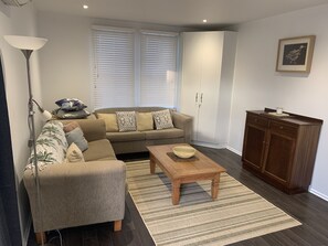 Smart TV - Cottage on Tuki Tuki Road (Haumoana)