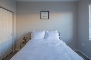 2 chambres, literie hypoallergénique, couette en duvet