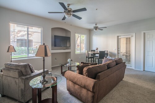 Amazing private 2 bd 2bth w amenities