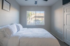 2 quartos, roupas de cama antialérgicas, edredons de pluma