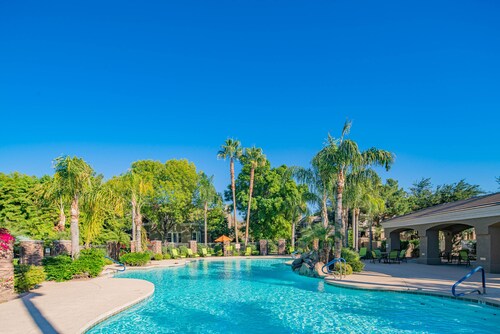 Amazing private 2 bd 2bth w amenities