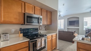 Private kitchen - Amazing private 2 bd 2bth w amenities (Mesa)