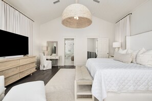 4 bedrooms, iron/ironing board, Internet, bed sheets