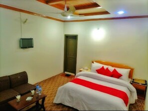 Deluxe Double or Twin Room | 1 bedroom, iron/ironing board, free WiFi, bed sheets