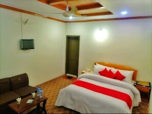 Deluxe Double or Twin Room | Iron/ironing board, free WiFi, bed sheets