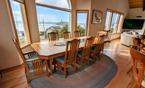 Dining - Experience Spacious Coastal Living at Seascape - Stunning Views of Heceta Beach  (Florence)